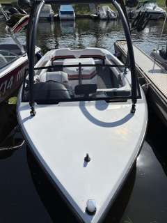 Correct Craft Ski Nautique 196