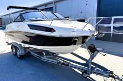 Bayliner VR5 Cuddy Cabin