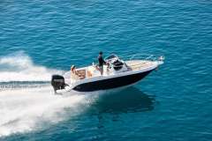 Ranieri Next 240 SH Kabinbåt