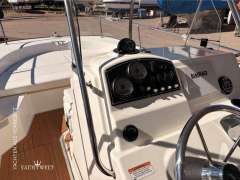 Boston Whaler 210 MONTAUK