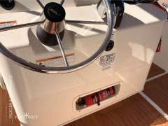 Boston Whaler 210 MONTAUK