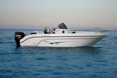 Ranieri Voyager 21 S Deck boat