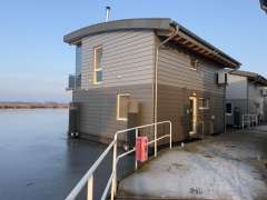 Floating House Steelvoll 63
