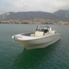 Invictus FX240 Bowrider