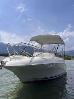 Quicksilver 555 Commander Bateau de sport