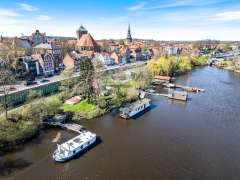 Floating Home im Zentrum von Stade
