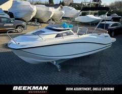 Quicksilver 555 Cabin Bateau de pêche