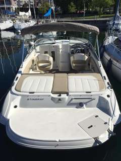 Stingray 225 CR Motoscafo