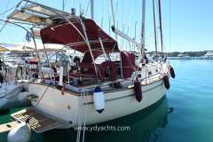 Island Packet 38