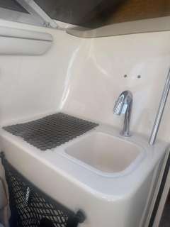 Sea Ray 220 Signature Select Overnighter