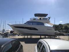 Prestige 420 Fly Flybridge