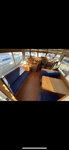 Tollycraft Sedan 34 Fly