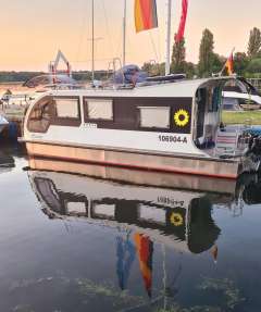 CaravanBoat