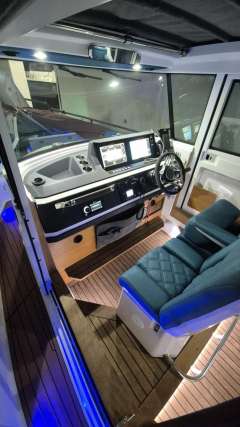 Axopar 28 Brabus Aft Cabin