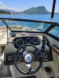 Sea Ray 210 SPX 4.5 ECT