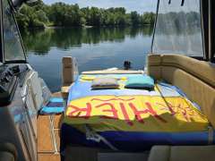 Rinker 310 Express Cruiser