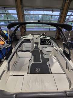 Sea Ray 210 SPX