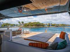 13 - Flybridge