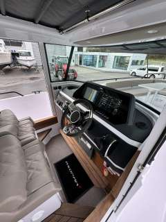 Axopar 28 Cabin