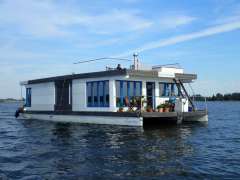BaltiCat LivingBoat 85