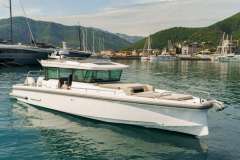 Axopar 37 XC Cross Cabin