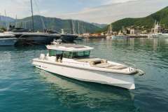 Axopar 37 XC Cross Cabin