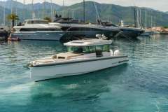 Axopar 37 XC Cross Cabin