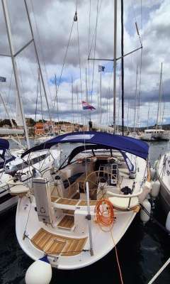 Bavaria 44