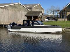 XO Boats DFNDR A8 Motoryacht