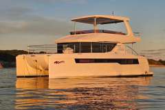 Leopard 40 Powercat Motoros katamarán