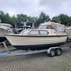 Master 680 Cabin