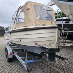 Master 680 Cabin