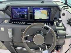 Axopar 37 Cross Cabin