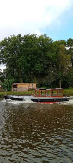 Watertaxi-Salonboot