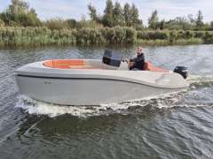 Giant 660 Tender