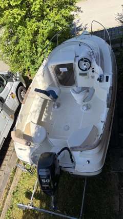 Quicksilver Activ 470 Cabin