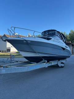 Larson Cabrio 857 Cabin cruiser