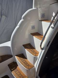 Sealine F33 Sealine F33