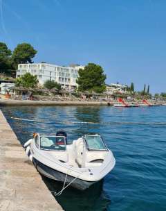 Celebrity Bowrider 181BR