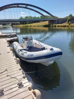 Valiant V-570 Bateau semi-rigide