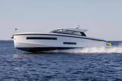 Delta Powerboats 48 coup&eacute; Yacht a motore