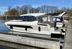 Jeanneau NC 33 Motoryacht