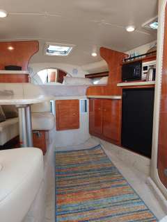 Rinker 320 Fiesta Vee