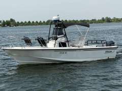 Boston Whaler Outrage 21 Consoleboot