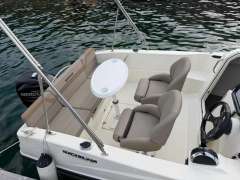 Quicksilver 455 Active Cabin