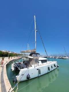Lagoon 39