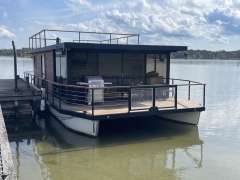 Husbåt Powercatamaran