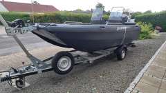 Pioner Multi III Deck boat