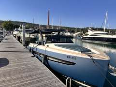 Fiart 35 SW Center console