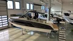 Invictus GT 320 Motoryacht